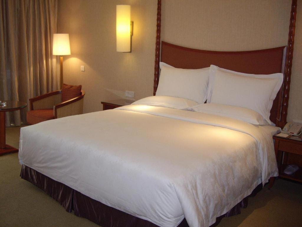 Ocean Spring Metropark Hotel Zhuhai Exterior photo